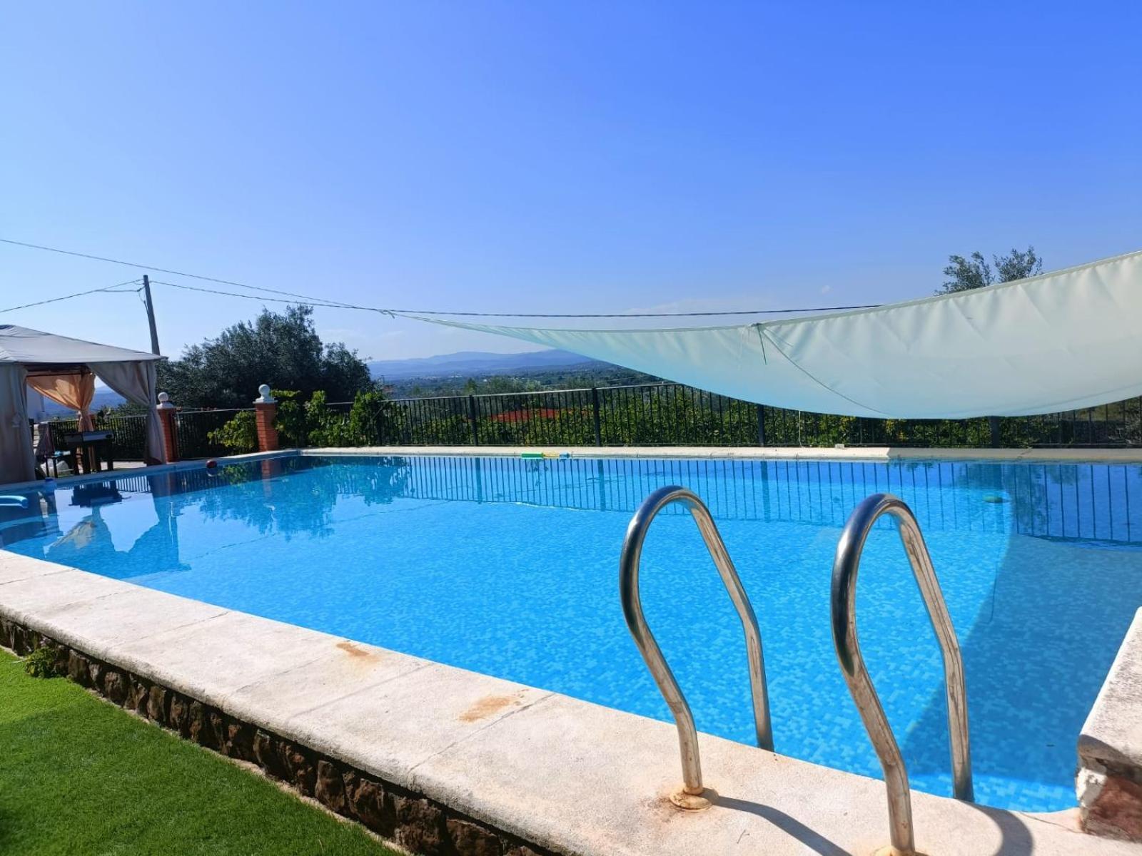 Bedroom With Private Bathroom And Two-Bedroom Family Suite In Quiet Forest Country House 80M2 Large Swimming Pool Music Town Lliria The Garden And Swimmingpool And Garden Are Shared Bagian luar foto