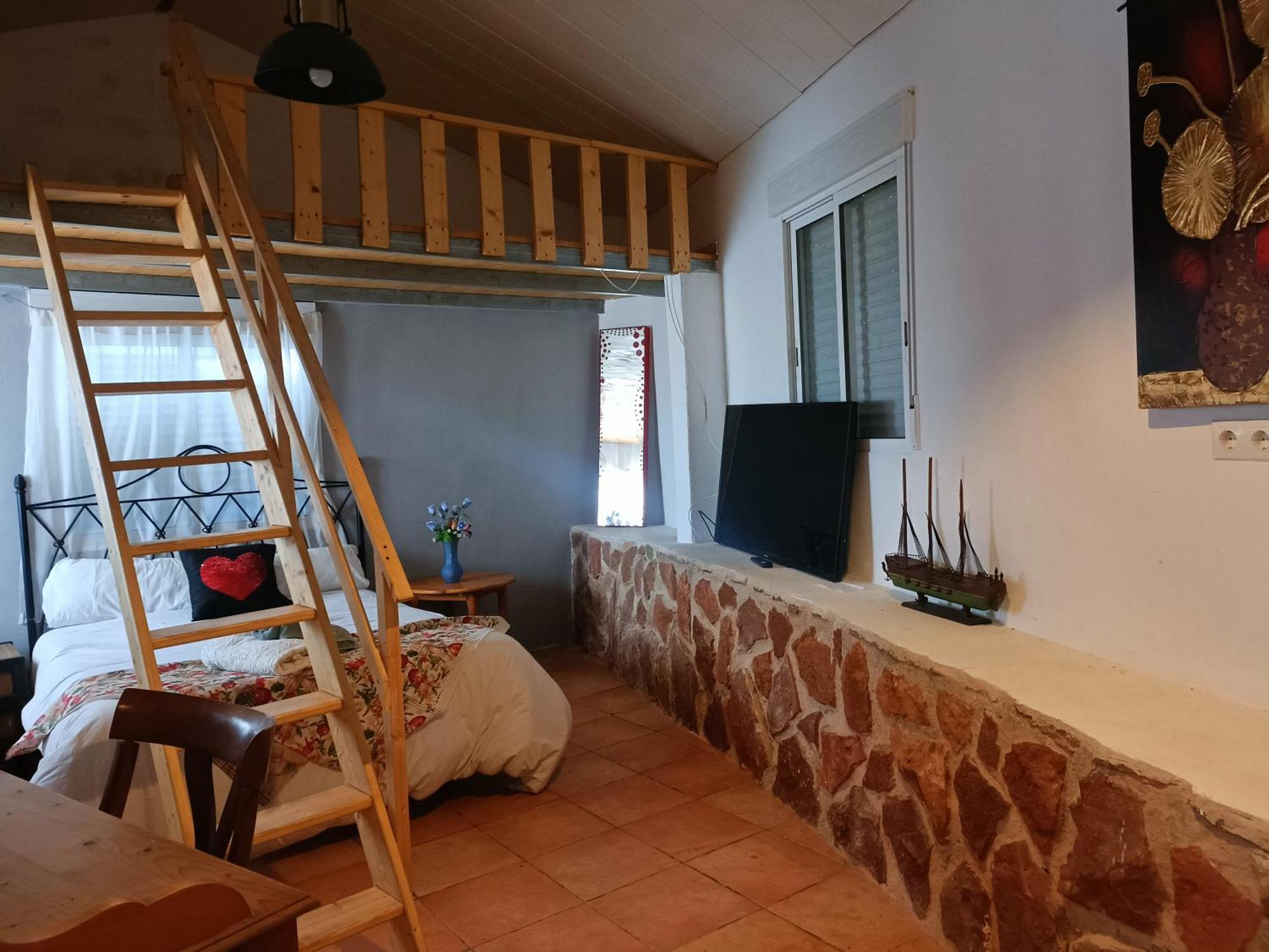 Bedroom With Private Bathroom And Two-Bedroom Family Suite In Quiet Forest Country House 80M2 Large Swimming Pool Music Town Lliria The Garden And Swimmingpool And Garden Are Shared Ruang foto