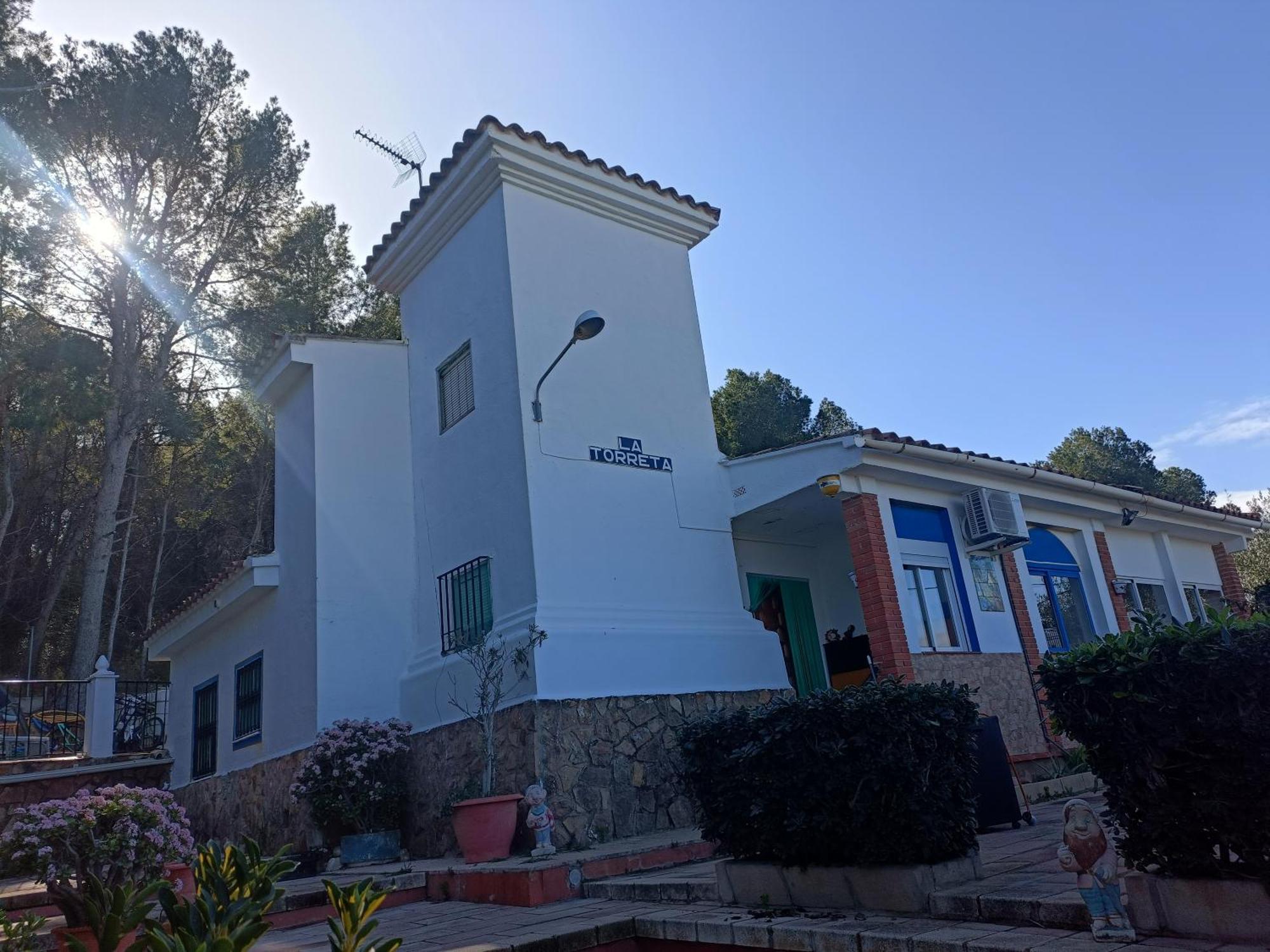 Bedroom With Private Bathroom And Two-Bedroom Family Suite In Quiet Forest Country House 80M2 Large Swimming Pool Music Town Lliria The Garden And Swimmingpool And Garden Are Shared Ruang foto